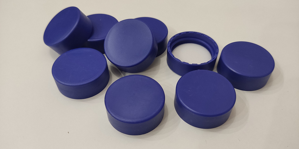 Наладили производство пластикового винтового колпака